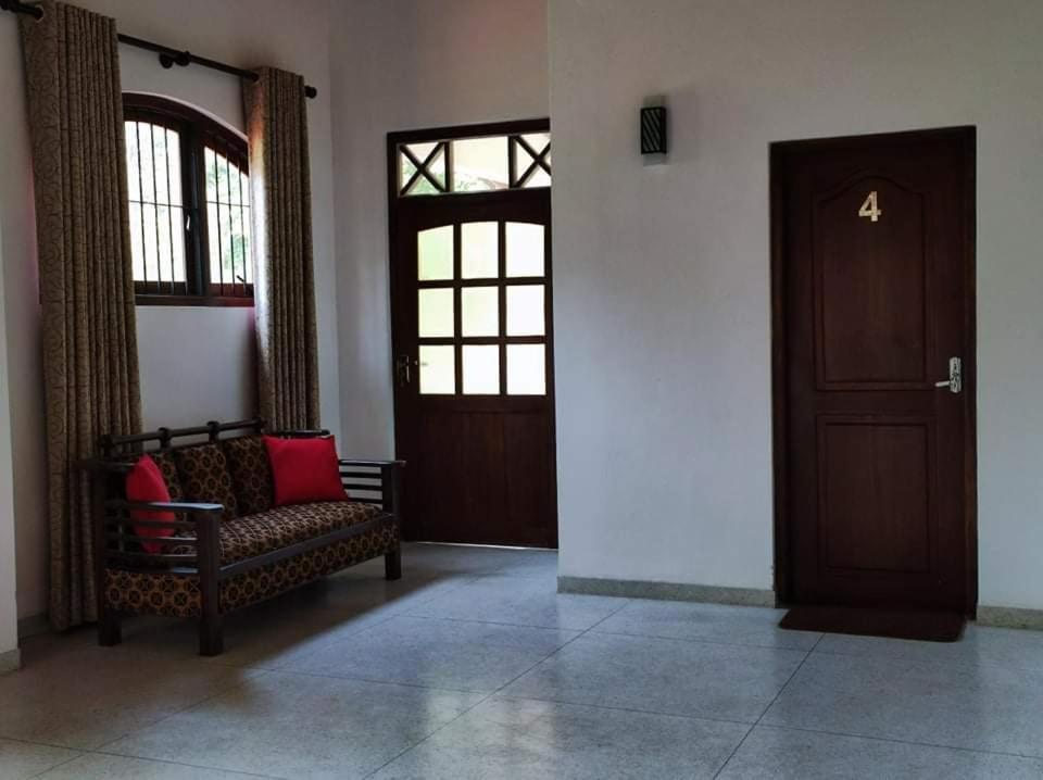 Visu Villa Hotel 哈伯勒内 外观 照片